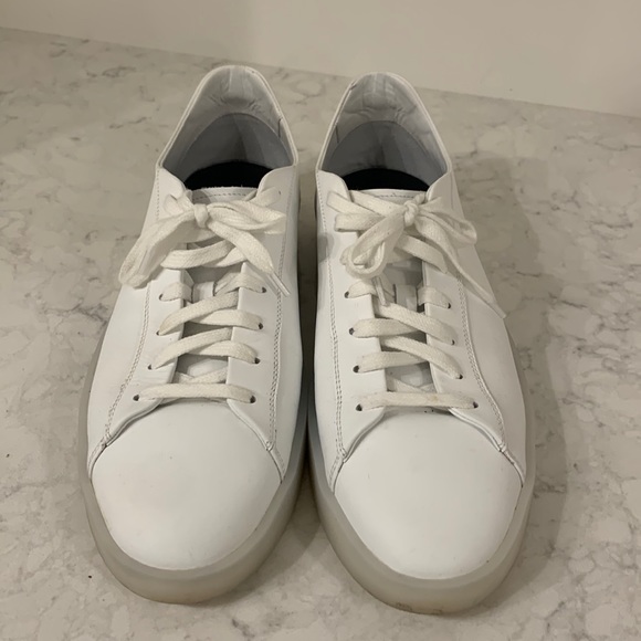 ESSENTIALS Fear of God
White Tennis Court Low Sneakers - Picture 1 of 4